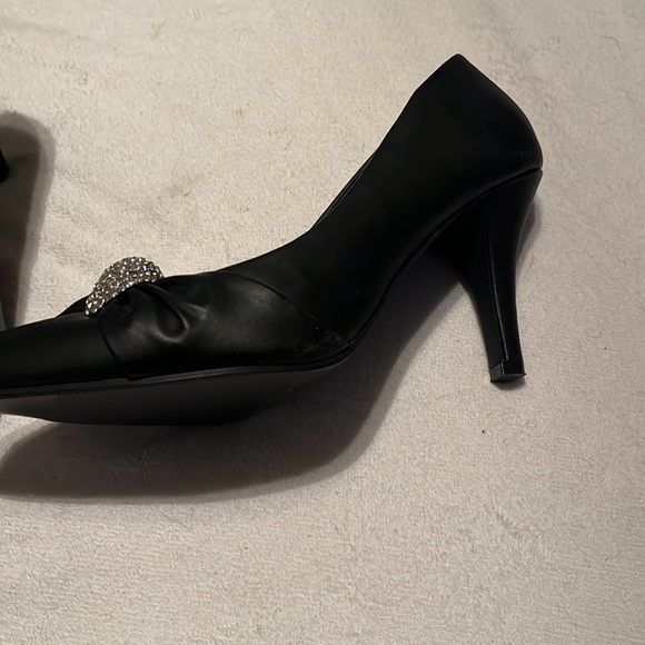 Black high heels - Picture 2 of 2